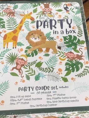 Party in a Box Jungle Animal Party Set - Green